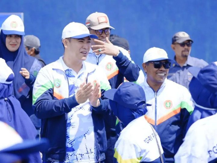 Bupati MYL Pimpin Defile Kontingen Pangkep, Optimist Raih Juara Umum di Porsenijar PGRI Sulsel 2026