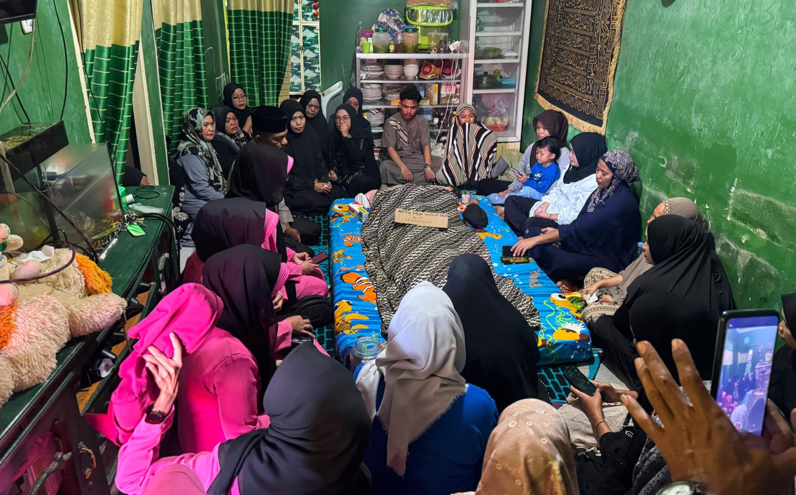 Kapolres Pangkep dan Ketua Bhayangkari Melayat ke Rumah Duka Aiptu Muhammad Yusuf Nur