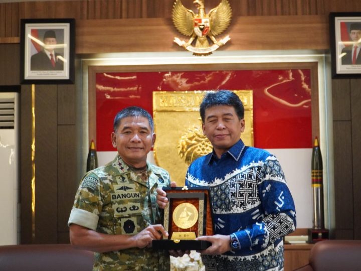 Jaga Kedaulatan Ekonomi Negara, Kanwil DJP Sulselbartra dan Kodam XIV/Hasanuddin Perkuat Sinergi Strategis