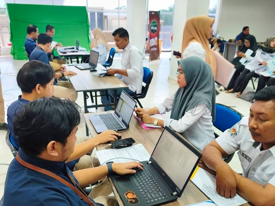 328 Desa di Bone Ikuti Review APBDes dan Monitoring Evaluasi Pajak Dana Desa