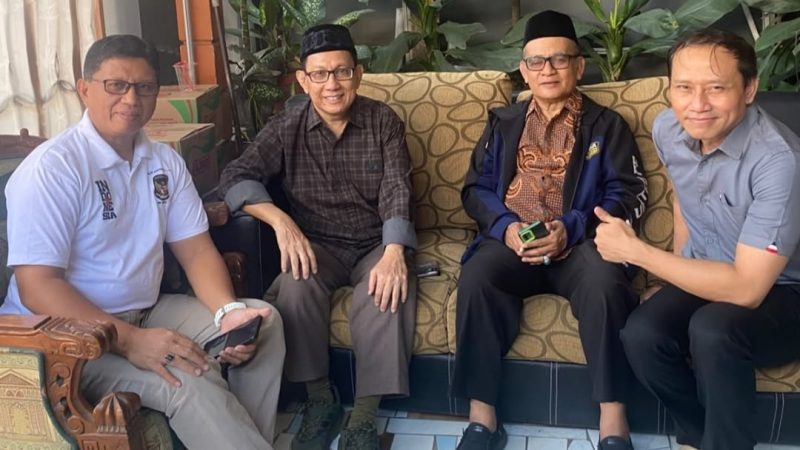 Ketua PWI Sulsel Suwardi Thahir dan Ketua DKP Dahlan Abubakar Melayat ke Rumah Duka H. Murtadji S.Arwy, Sosok Pengabdi PWI Sulsel
