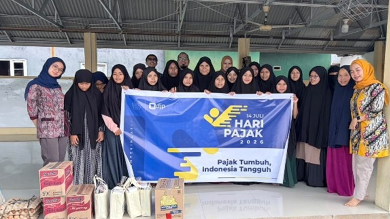 Semarakkan Hari Pajak, KP2KP Masamba Peduli Yatim Dhuafa di Luwu Utara 