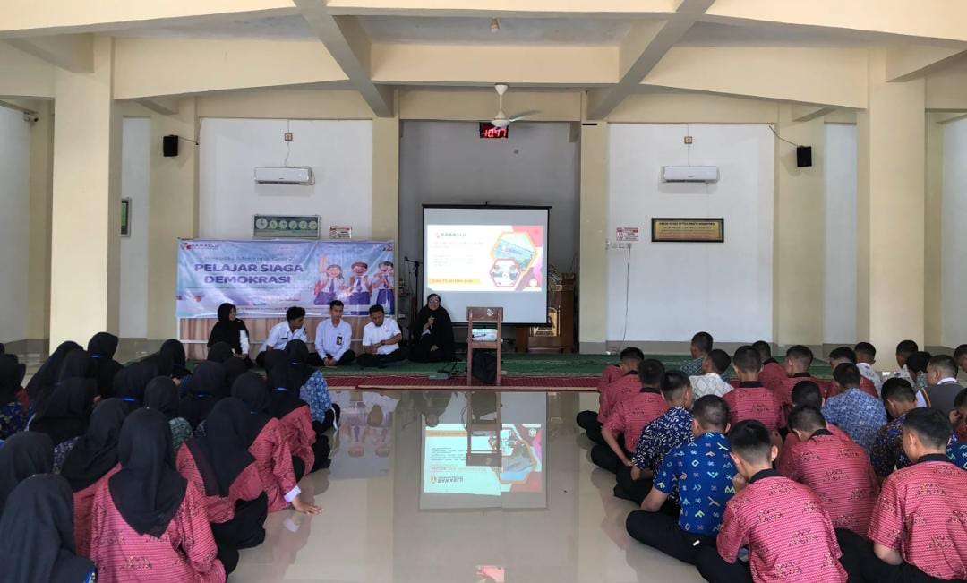 Bawaslu Parepare Edukasi Pelajar SMAN 2 melalui Program Bawaslu Menyapa Gen Z