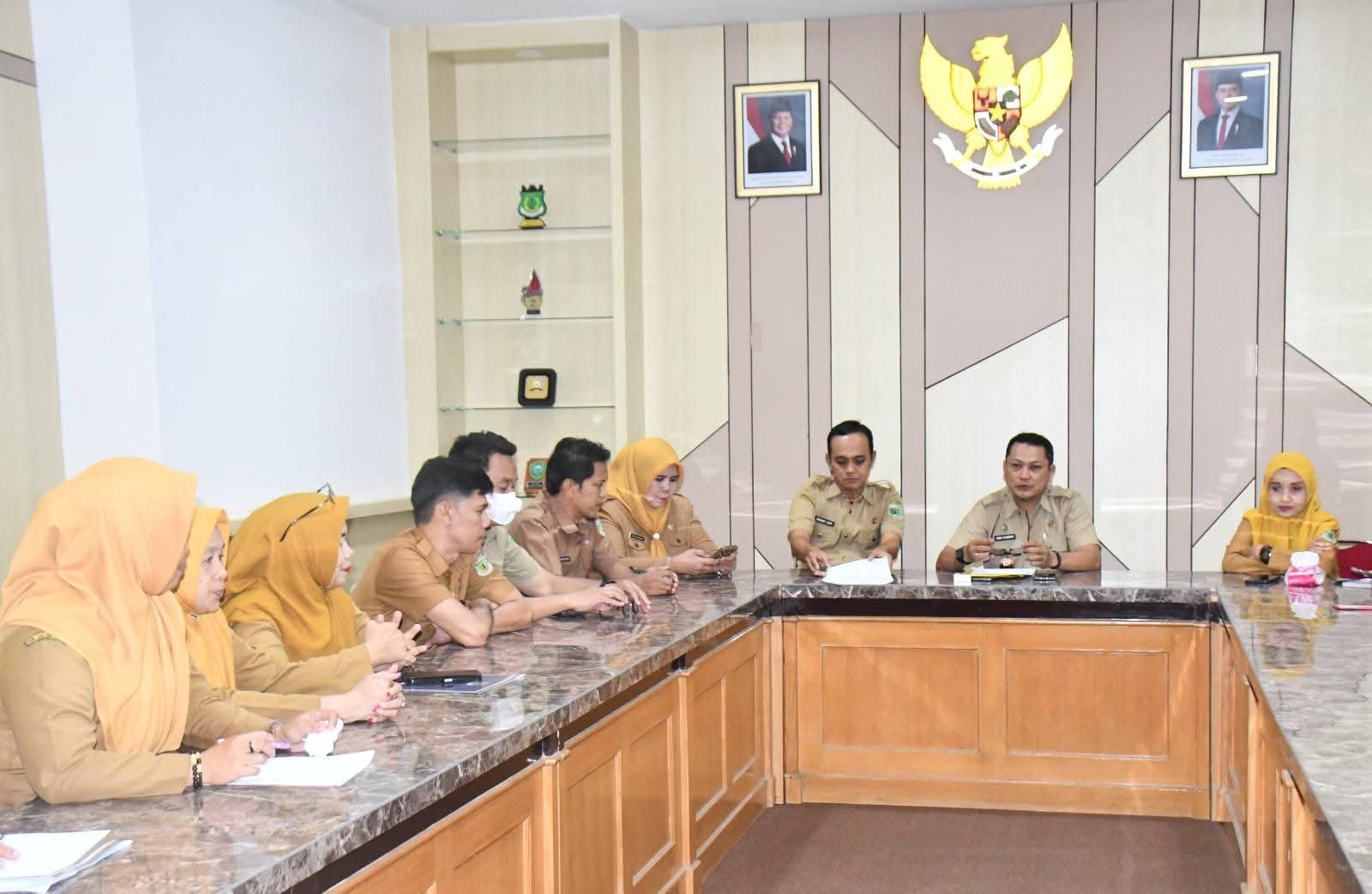 Gelar Rapat Perdana Pasca Dilantik, Sekwan DPRD Pinrang Tekankan Maksimalkan Pelayanan Prima