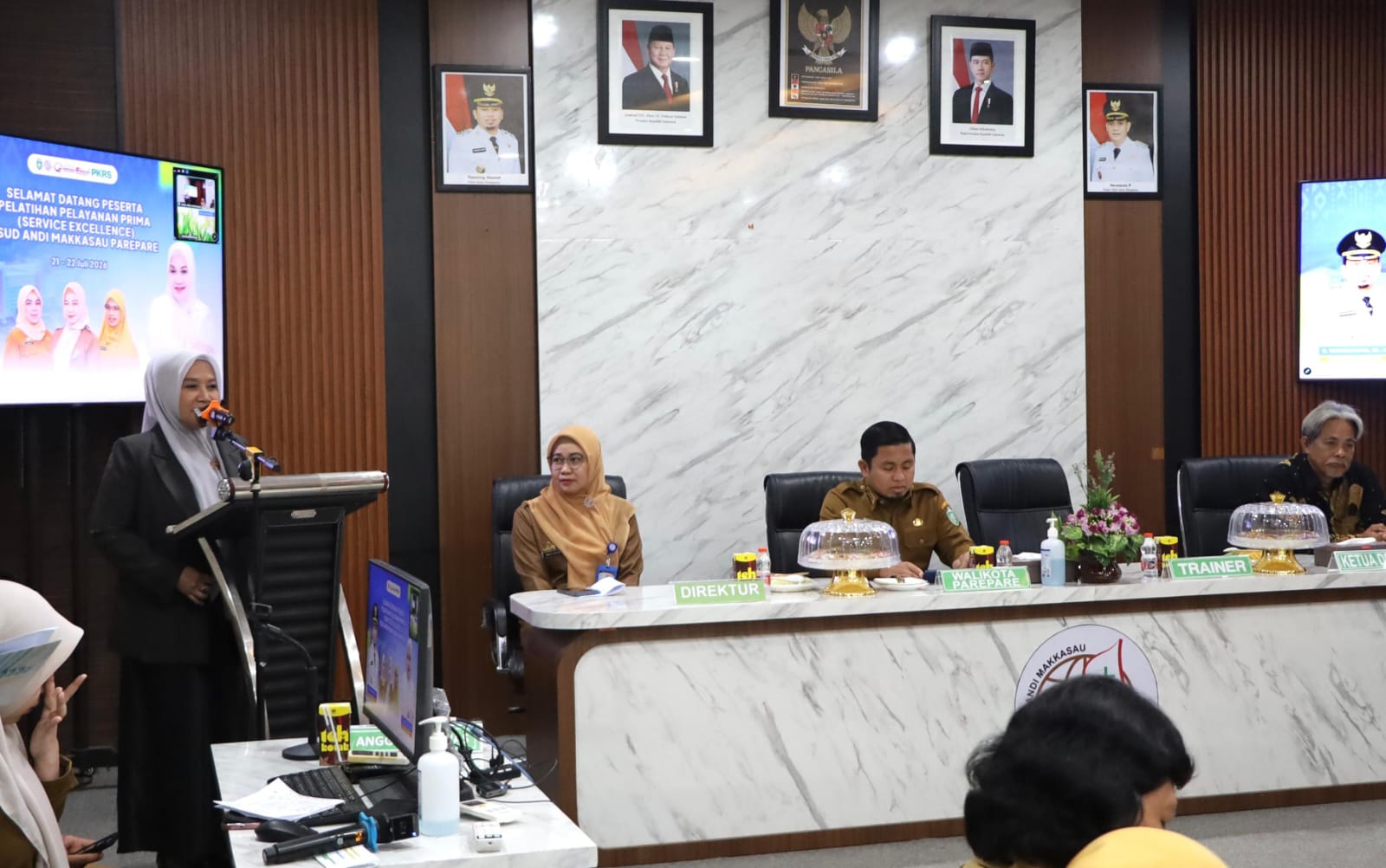 Buka Pelatihan Service Excellent, Tasming Hamid Minta Pelayanan RSUD Lebih Humanis