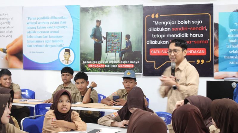 KPU Parepare Bekali Pelajar SMKN 1 Ilmu Politik bagi Pemilih Pemula