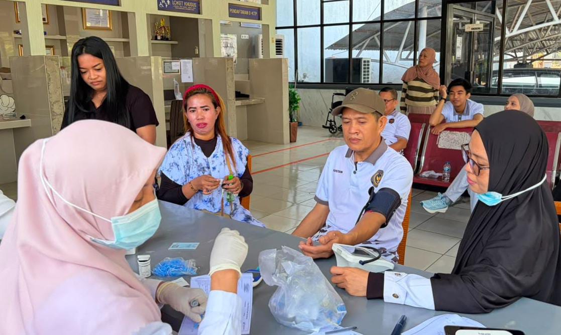 Lapas Parepare Hadirkan Layanan Pemeriksaan Kesehatan Gratis bagi Pembesuk dan Masyarakat