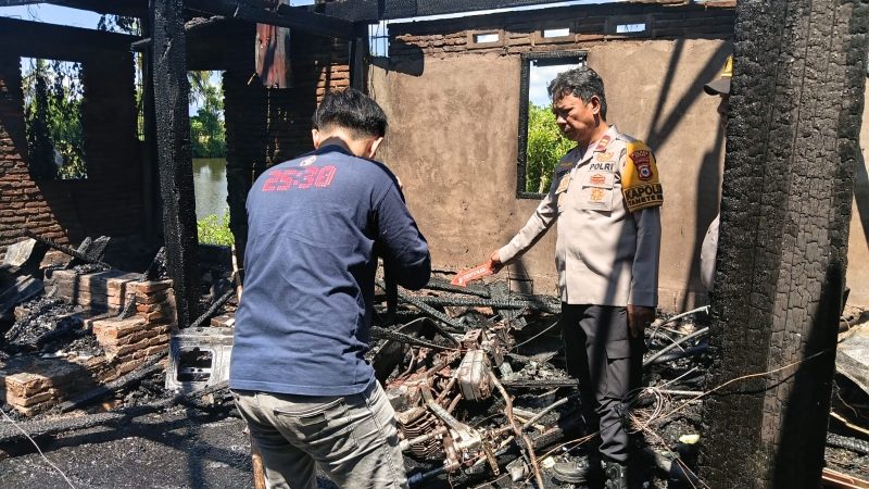Respons Cepat Polsek Tanete Rilau dan Polres Barru Tangani Kebakaran Rumah di Juppai, Kerugian Ditaksir Rp250 Juta