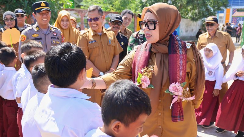 Bupati Barru Tinjau MPLS di Soppeng Riaja, Beri Motivasi Siswa Baru Raih Prestasi dan Masa Depan Gemilang