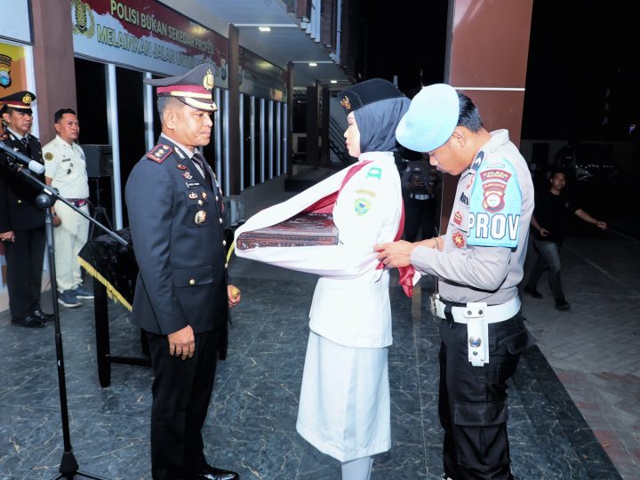 Kapolres Barru Pimpin Kirab Bendera Pusaka, Kobarkan Semangat Nasionalisme HUT ke-81 Kemerdekaan RI