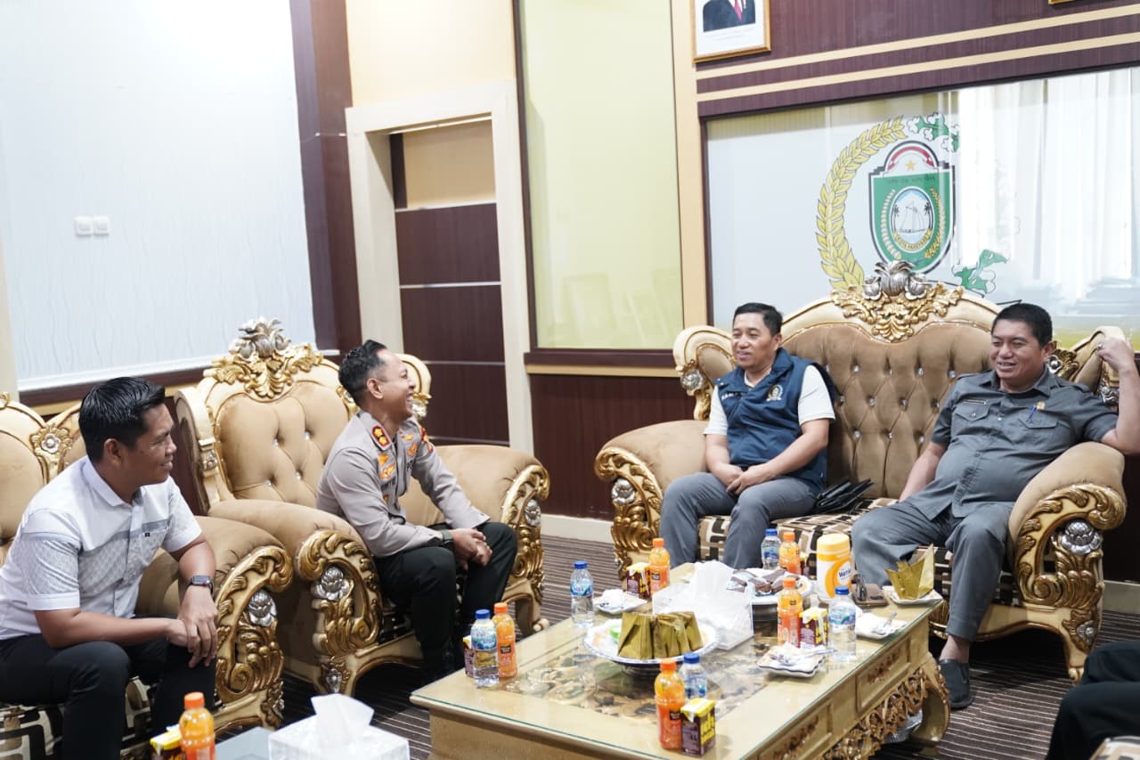 Kapolres AKBP Phunky Mahendra Silaturahmi dengan Ketua DPRD Parepare