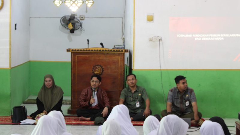 KPU Parepare Tanamkan Pendidikan Demokrasi bagi Pelajar di MTs Al-Mustaqim