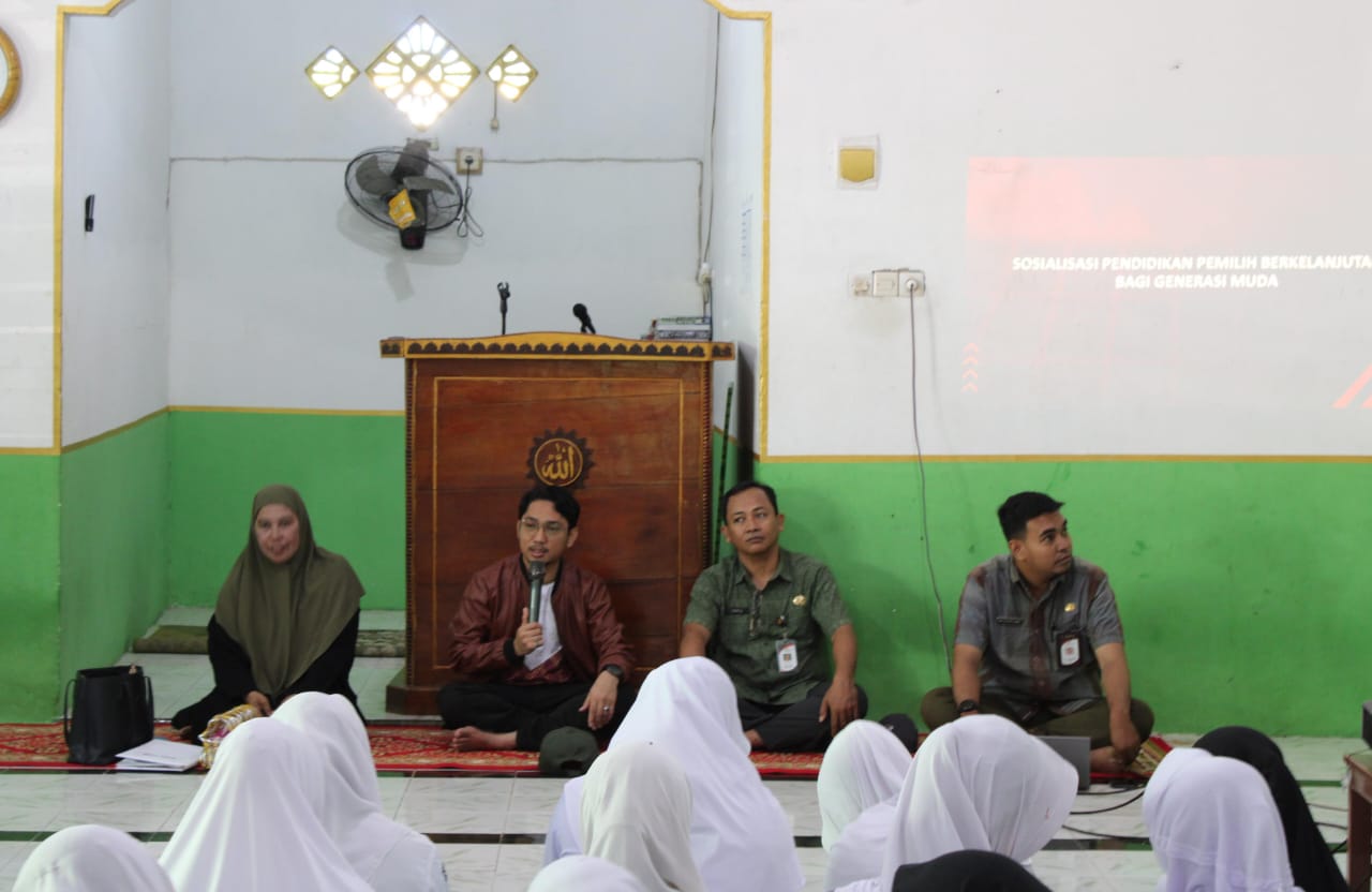 KPU Parepare Tanamkan Pendidikan Demokrasi bagi Pelajar di MTs Al-Mustaqim