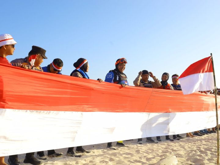 Semarak HUT ke-81 RI, Kapolda Sulsel Kibarkan Bendera Merah Putih di Wilayah Kepulauan Makassar
