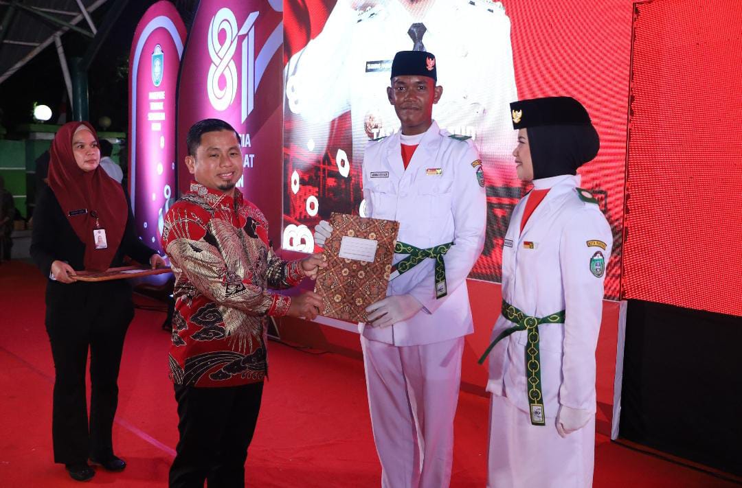 Tasming Serahkan Bantuan CSR Hasil Musrenbang Disabilitas di Malam Ramah Tamah HUT RI ke-81
