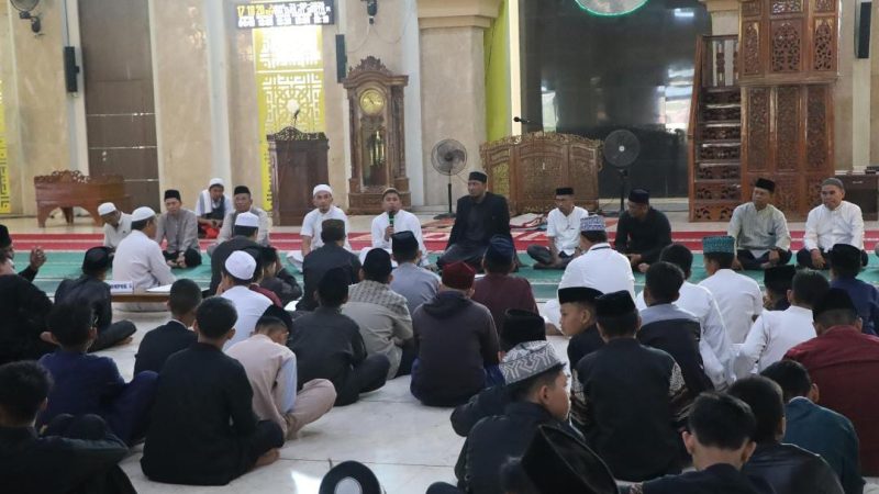 Tasming Hamid Buka Kegiatan Religi Bagi Siswa Kelas 3 SMP Parepare