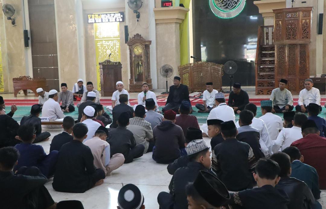 Tasming Hamid Buka Kegiatan Religi Bagi Siswa Kelas 3 SMP Parepare