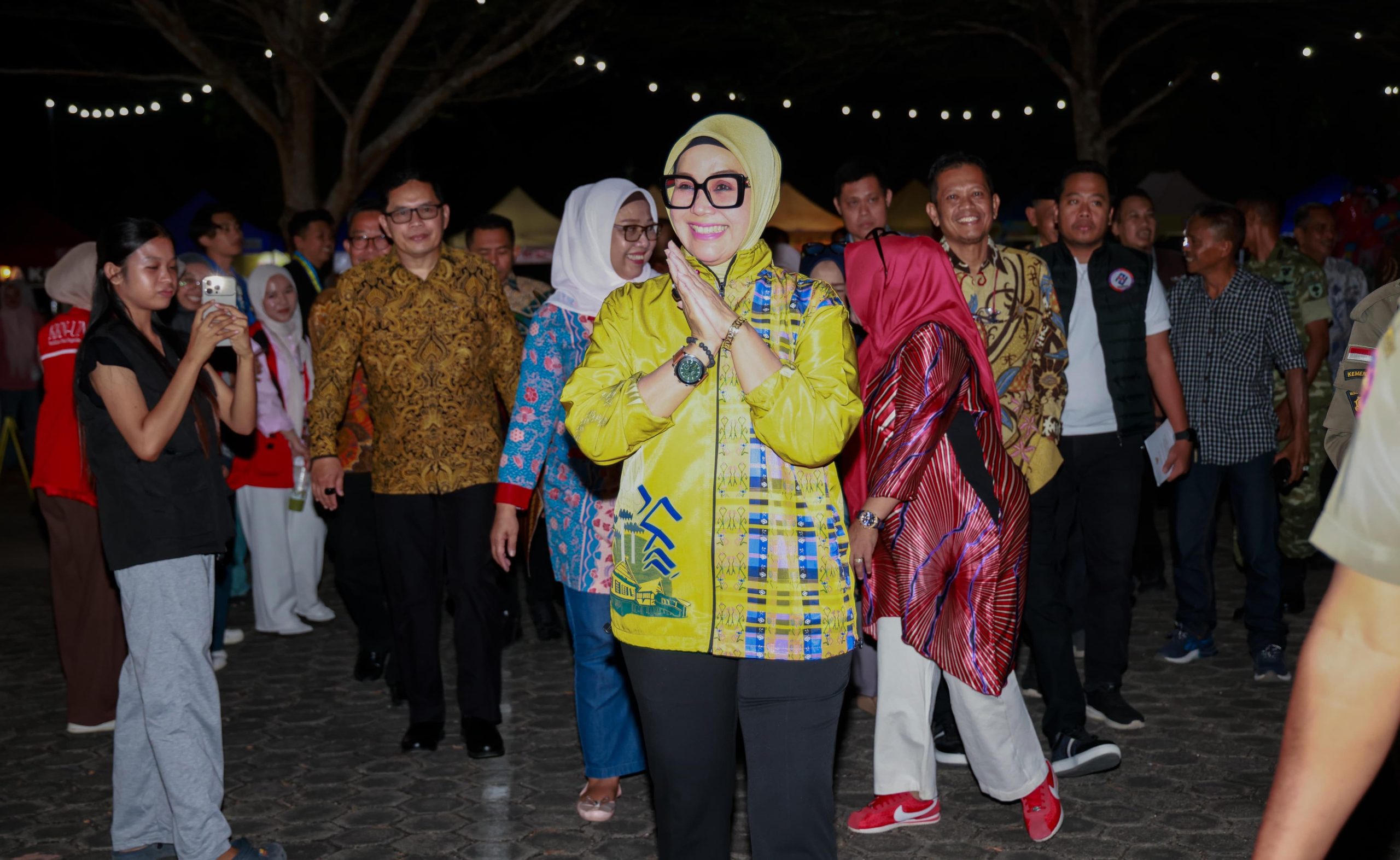 Bupati Barru Hadiri Pembukaan Malam Semarak HUT RI ke-81 dan Gebyar UMKM 2026