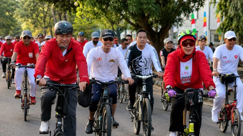 Pimpin Sepeda Santai HUT ke-81 RI, Andi Ina Tekankan Kebersamaan Kunci Kemajuan Barru