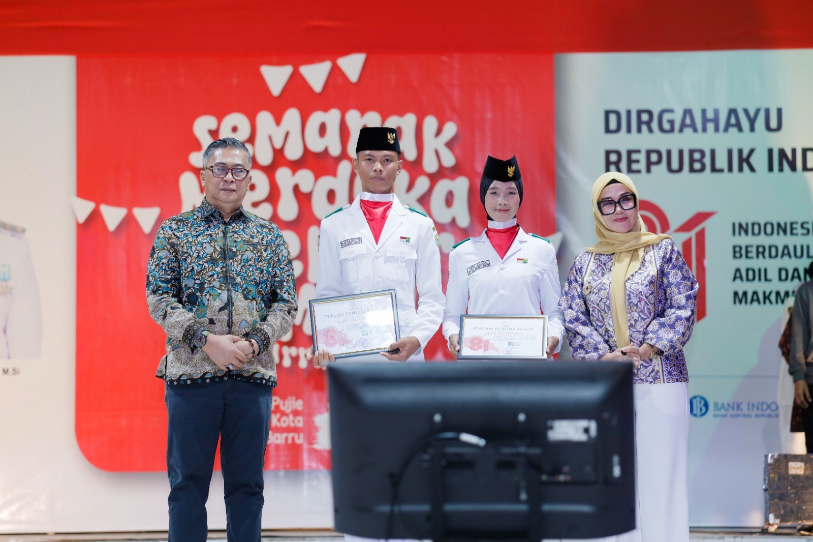 Malam Ramah Tamah Tutup Semarak Merdeka Barru, Andi Ina & Abustan Apresiasi Paskibraka hingga UMKM