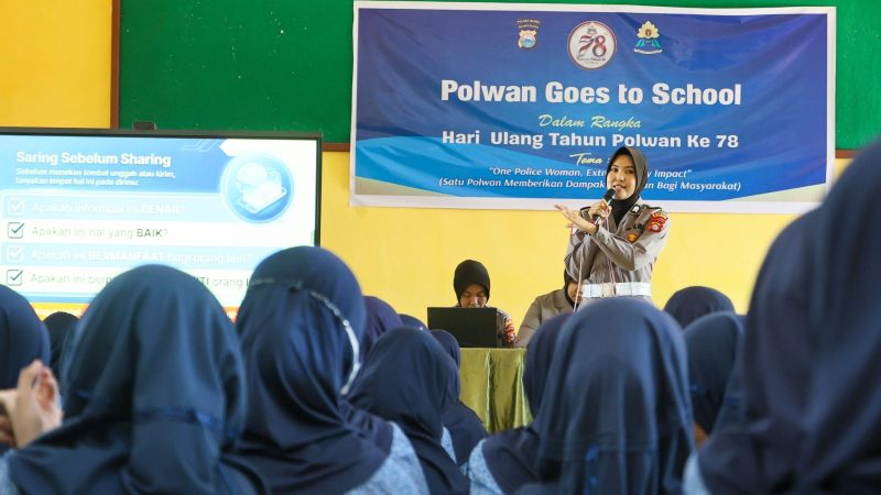 Polwan Polres Barru Edukasi Pelajar tentang Pertemanan Sehat dan Batasan Diri