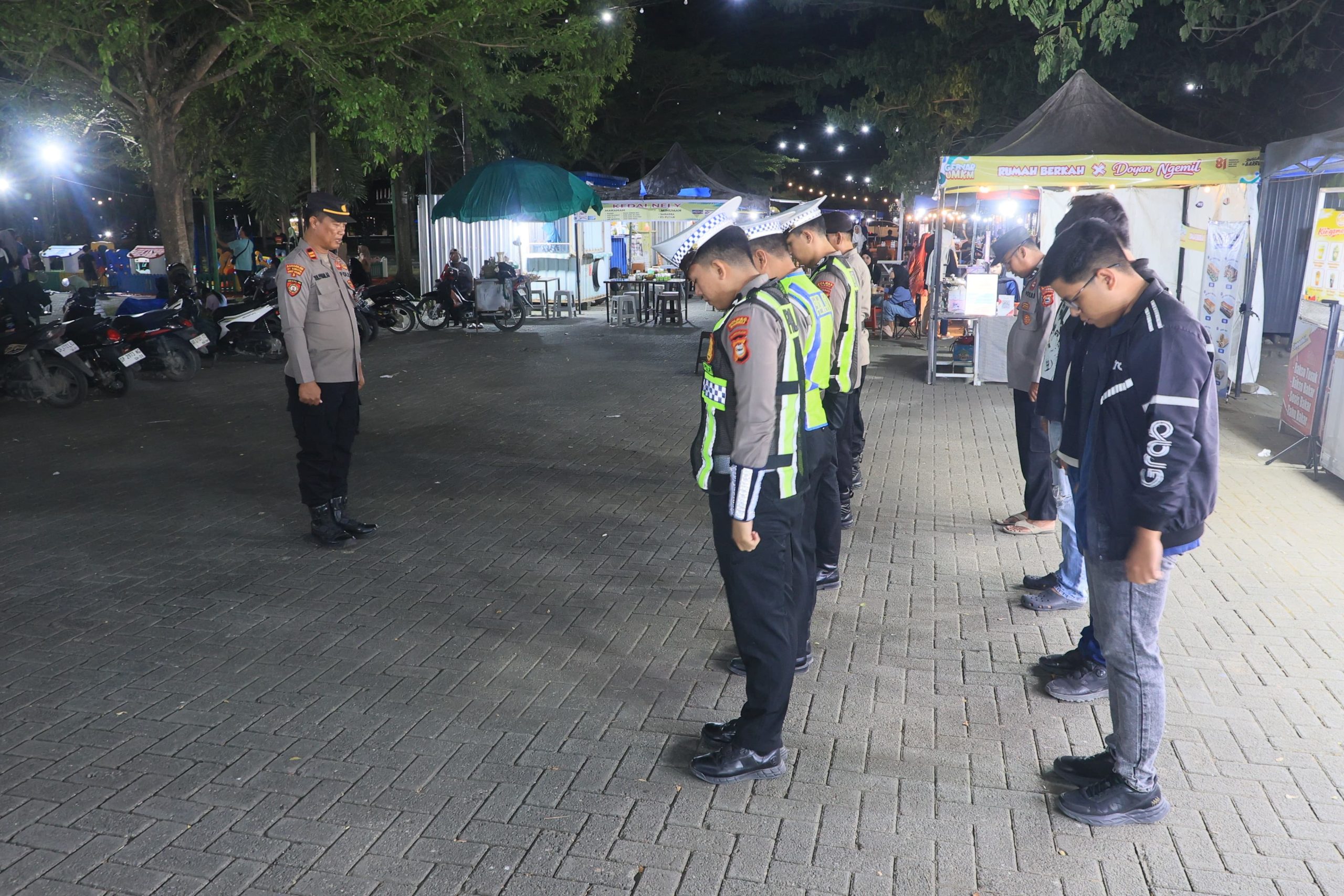 Polres Barru Kawal Keamanan dan Kondusifitas Pembukaan Malam Semarak HUT RI ke-81 dan Gebyar UMKM
