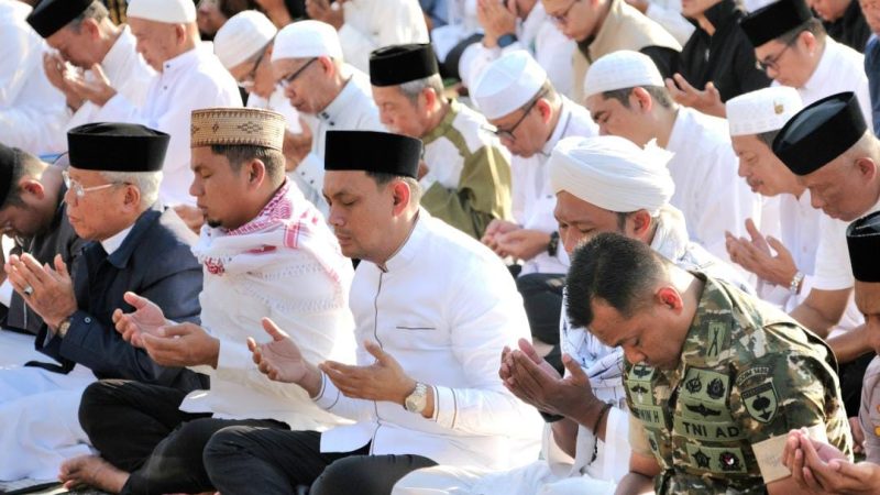 Walikota dan Wawali Salat Istisqa bersama Warga Parepare, Munajat Memohon Turunnya Hujan