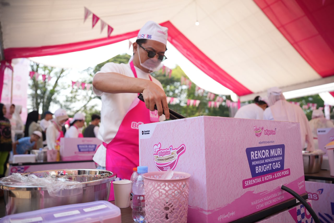 Pertamina Sulawesi Catat Rekor MURI Memasak Serentak di 8 Kota