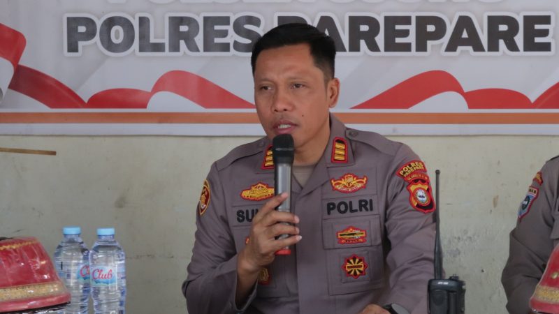 Temui Masyarakat di Jumat Curhat, Kapolsek Ujung Selesaikan Permasalahan Warga RW 2 Lapadde
