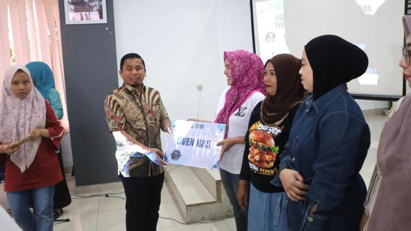 Perkuat UMKM Parepare, Pemkot Salurkan Bantuan Peralatan dan Bekali Pelaku Usaha