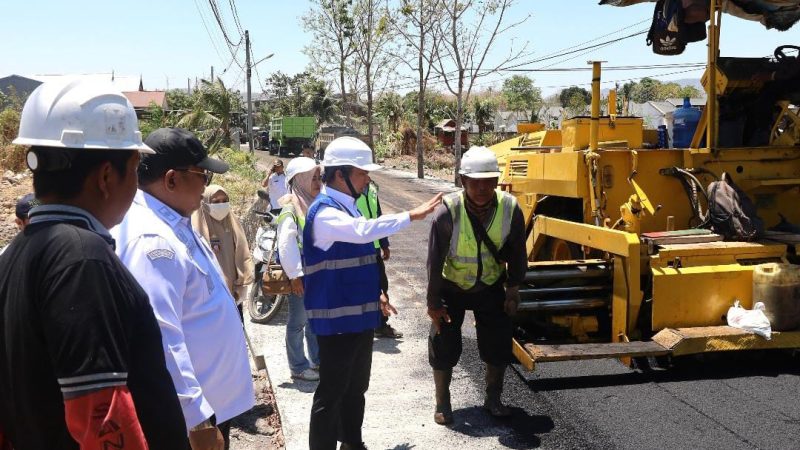 Jalan Ambo Matti Tegal Mulai Diaspal, Wali Kota Tasming Hamid Minta Warga Jaga Drainase