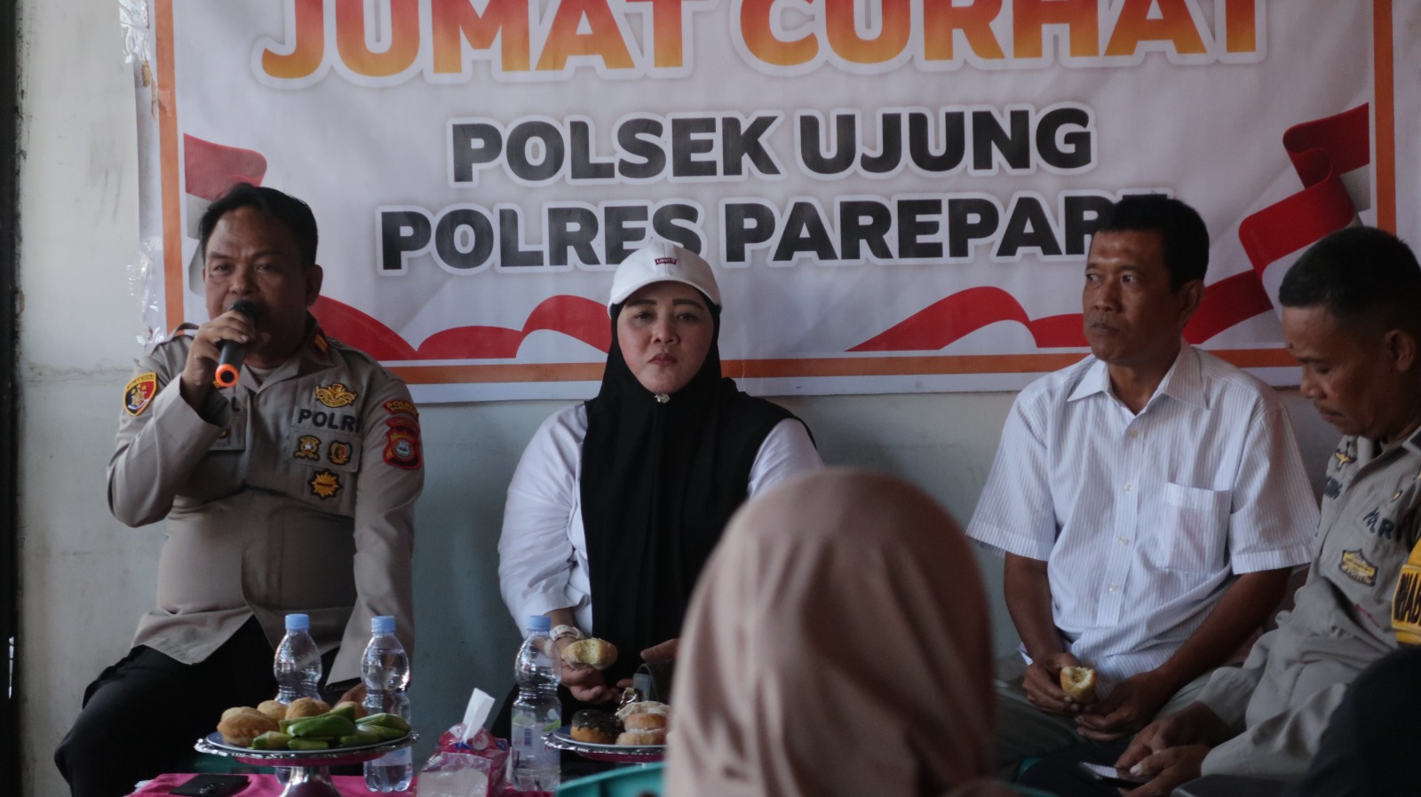 Jumat Curhat, Waka Polsek Ujung dan Lurah Ujung Bulu Bertemu Warga Samparaja, Pengadaan Tempat Sampah Jadi Permintaan
