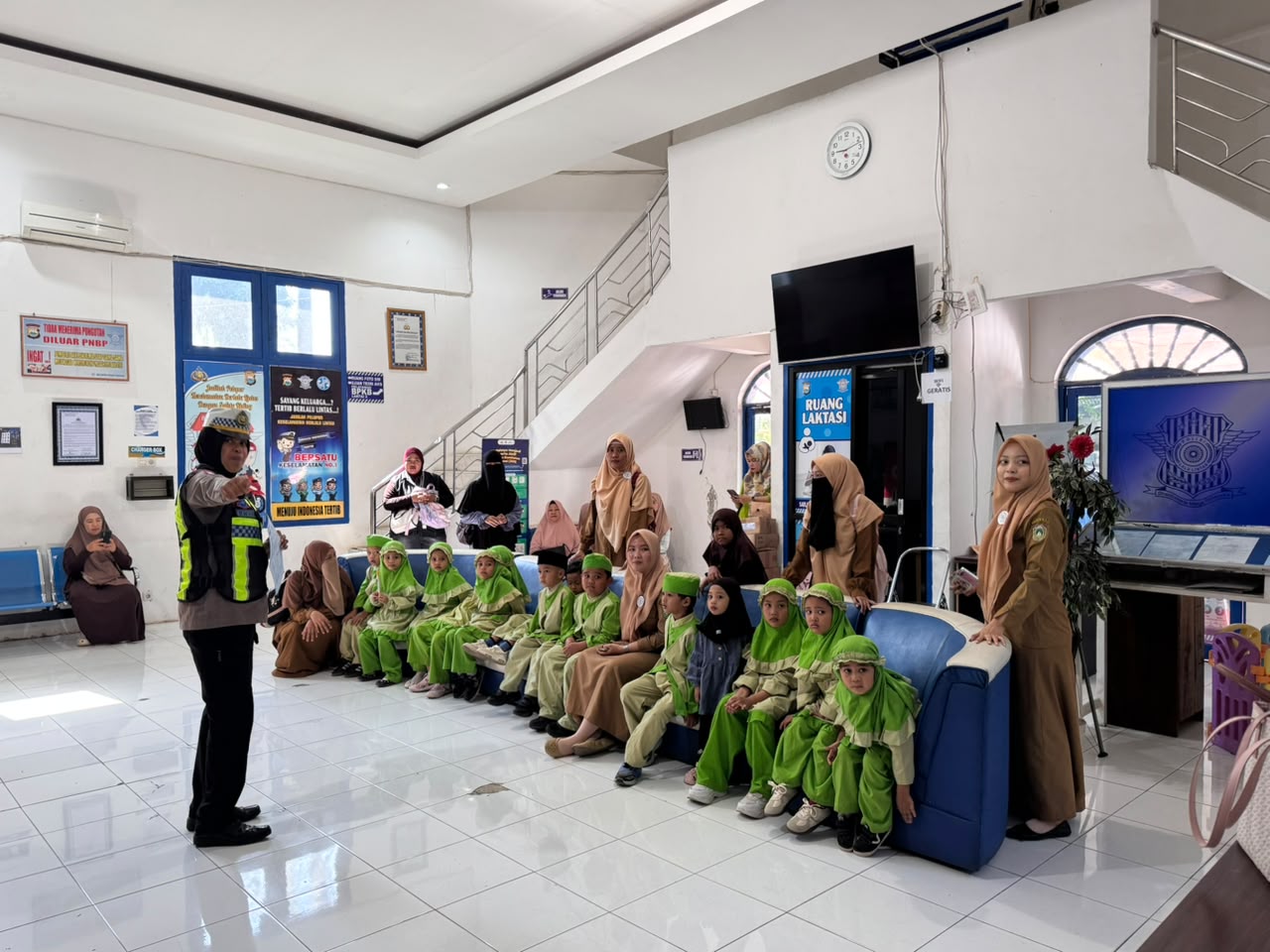 Dari Rambu hingga Helm, Polres Parepare Tanamkan Tertib Lalu Lintas Sejak Dini