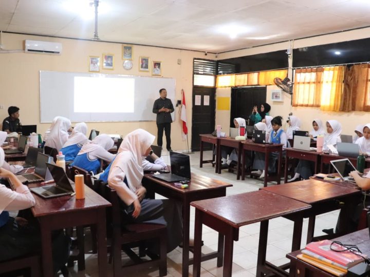 Bawaslu Parepare Gelar Sosialisasi Pengawasan dan Penegakan Hukum Pemilu di SMAN 5