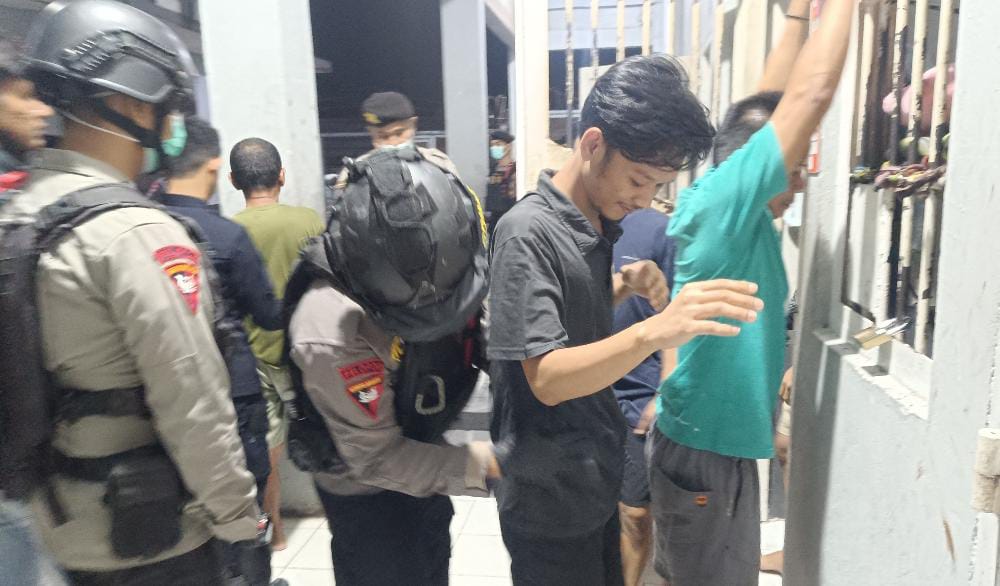Razia Gabungan di Lapas Parepare, Brimob Polda Sulsel Ikut Turun Amankan