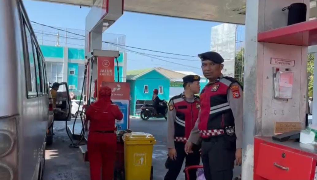Antisipasi Antrean BBM, Sat Samapta Polres Parepare Patroli SPBU