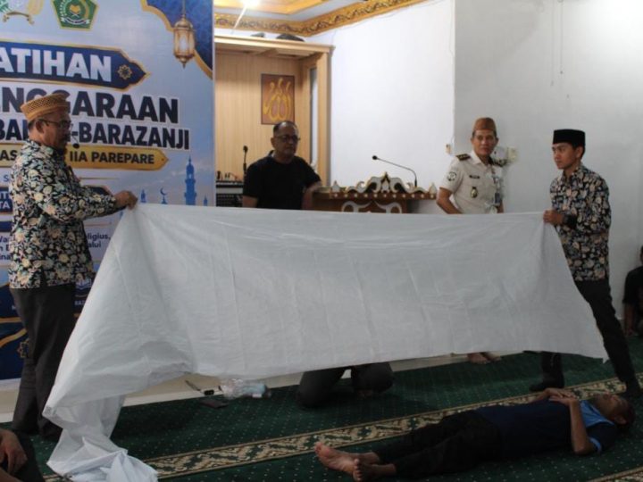 Bekal untuk Kembali ke Masyarakat, WBP Lapas Parepare Dilatih dalam Penyelenggaraan Jenazah