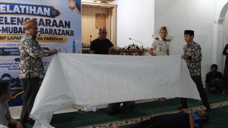 Bekal untuk Kembali ke Masyarakat, WBP Lapas Parepare Dilatih dalam Penyelenggaraan Jenazah