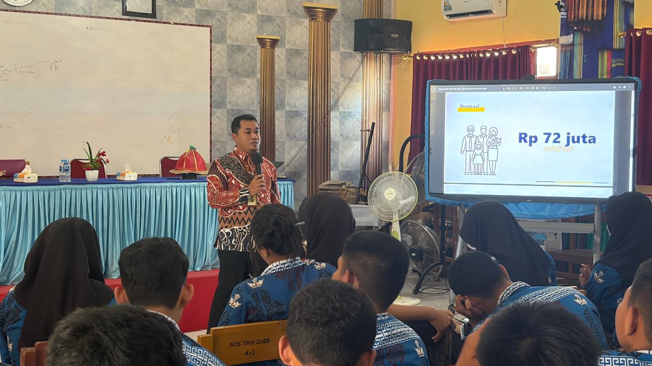 Tingkatkan Literasi Pajak, KPP Pratama Kolaka Hadir di SMKN 1