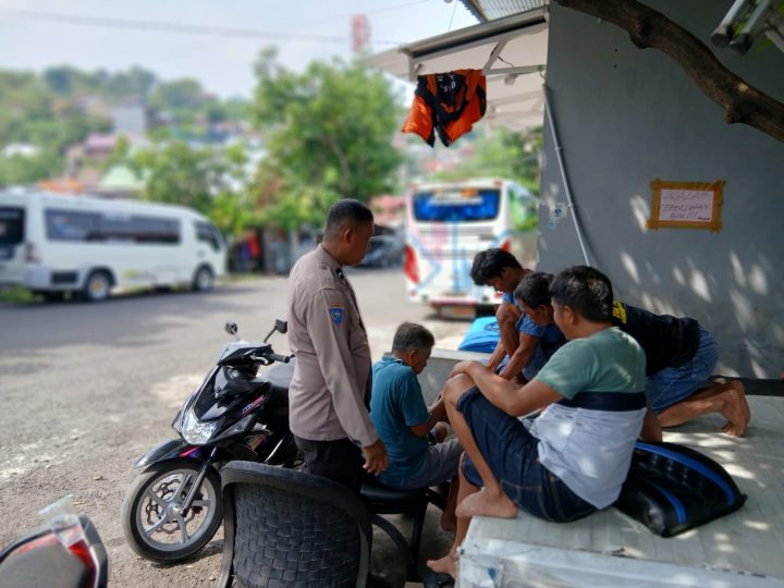 Bhabinkamtibmas Ujung Bulu Ajak Warga Waspadai Judol dan Pinjol