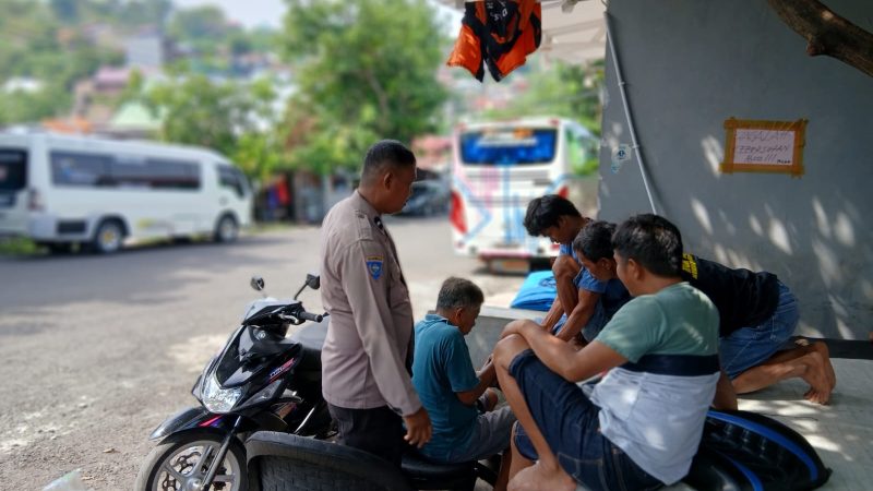 Bhabinkamtibmas Ujung Bulu Ajak Warga Waspadai Judol dan Pinjol