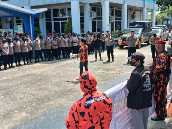 Berlangsung Kondusif, Polres Parepare Kawal Aksi Pemuda Pancasila di Kantor PLN UP3