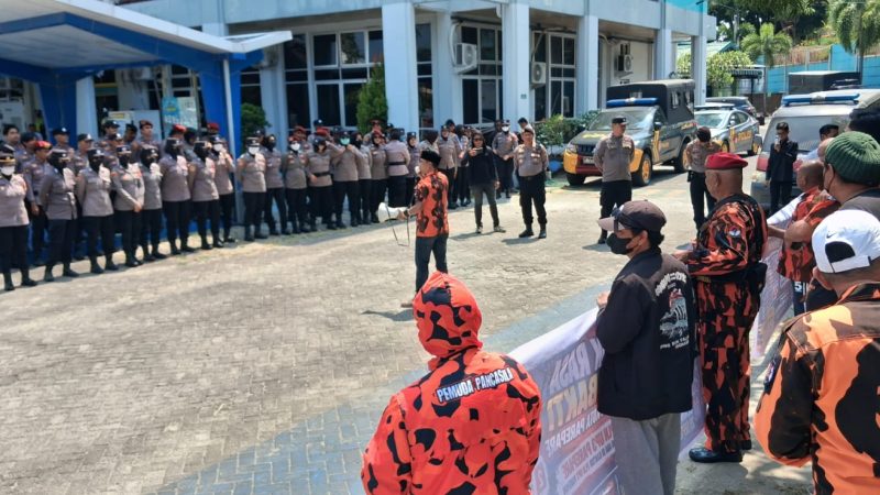 Berlangsung Kondusif, Polres Parepare Kawal Aksi Pemuda Pancasila di Kantor PLN UP3