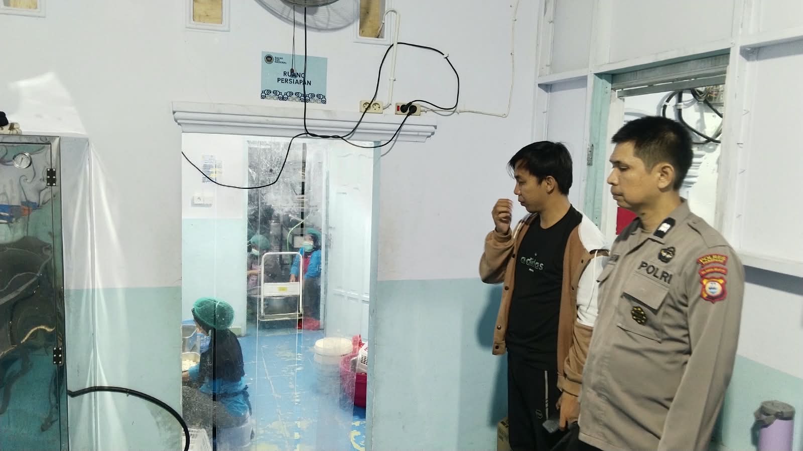 Patroli Malam Polsek Bacukiki Sasar Dapur MBG hingga SPBU