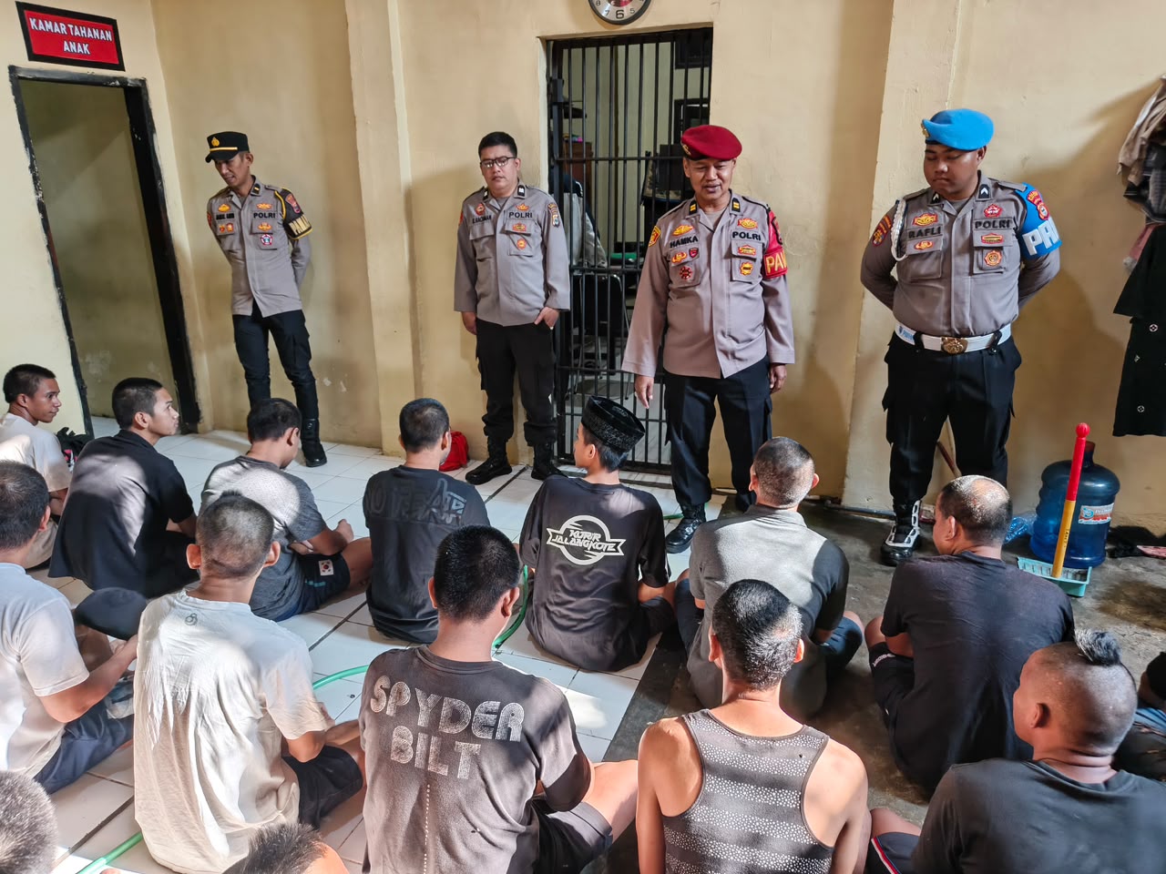 Pawas Cek Ruang Tahanan Polres Parepare, 40 Tahanan Dapat Pesan Pembinaan