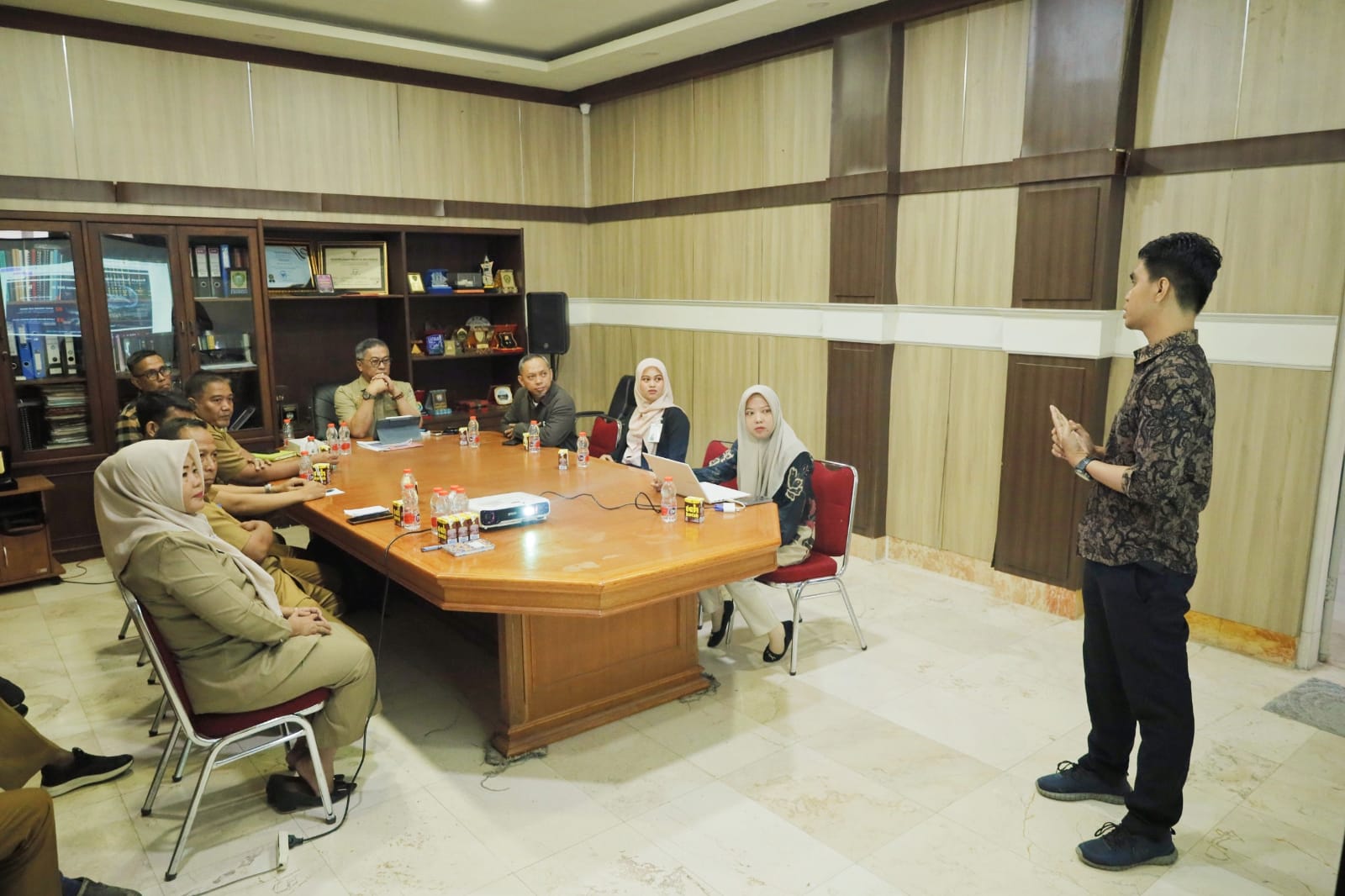 Keberhasilan Fikram Budidaya Udang Vaname Dipuji Wakil Bupati Barru, Raih Penghargaan Nasional