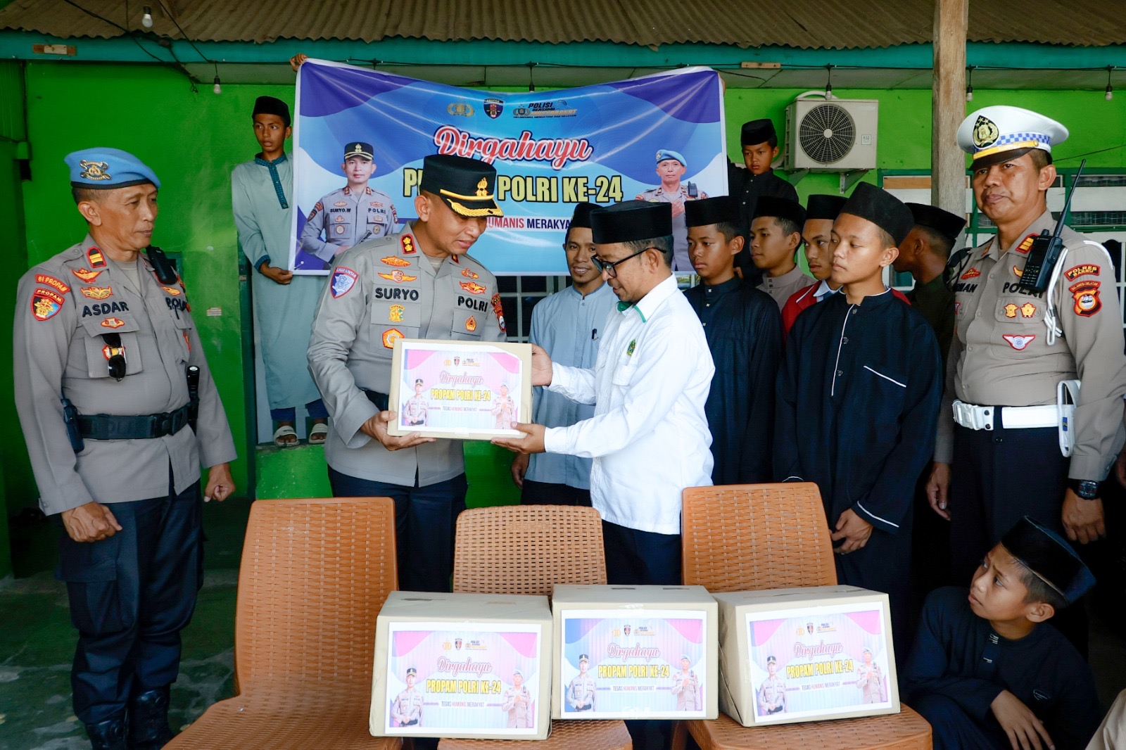 Bhakti Sosial Propam Polri: Kapolres Barru Hadir Berbagi Bersama Anak Panti Asuhan Al-Qasimiyah