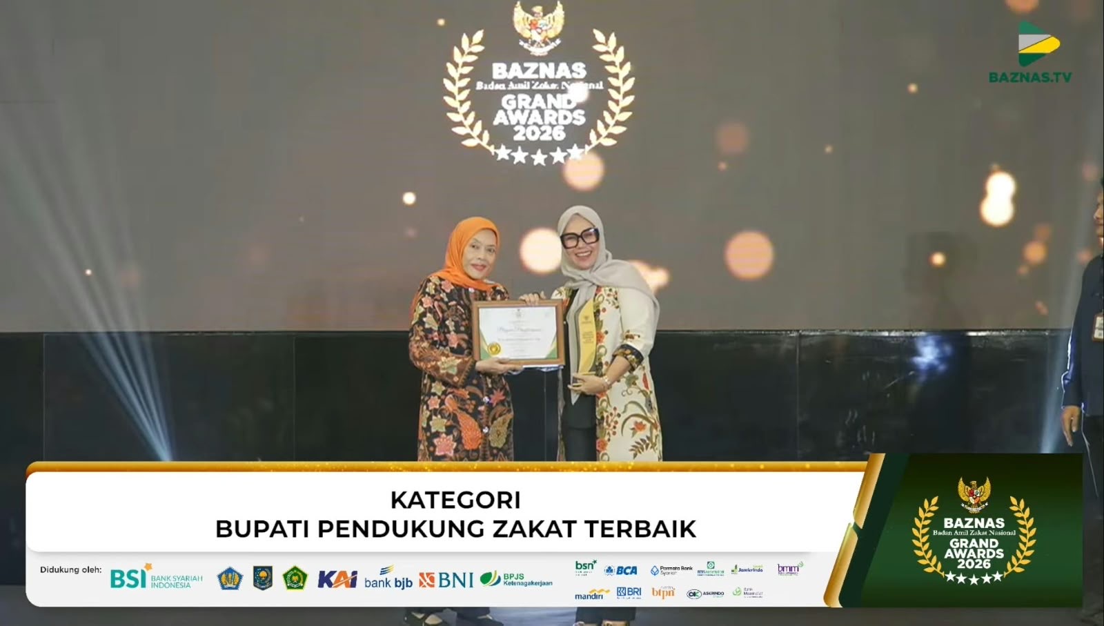 Andi Ina Kartika Sari Sabet GRAND AWARDS 2026 Kategori Bupati Pendukung Zakat Terbaik