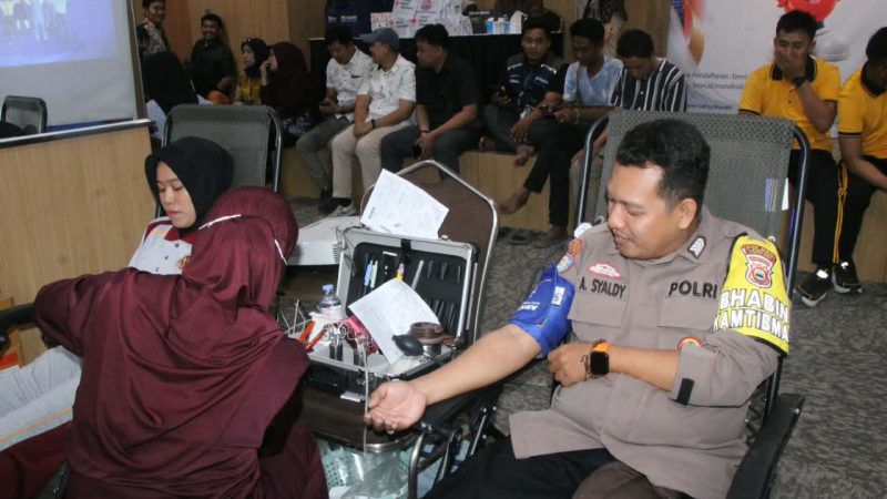 Waka Polres Parepare Ikut Donor Darah di Acara HUT Bank Mandiri ke 28