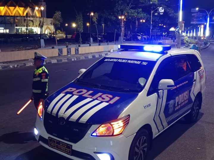 Sat Lantas Polres Parepare Gelar Blue Light Patrol, Sasar Titik Rawan Balapan Liar demi Keselamatan Pengguna Jalan